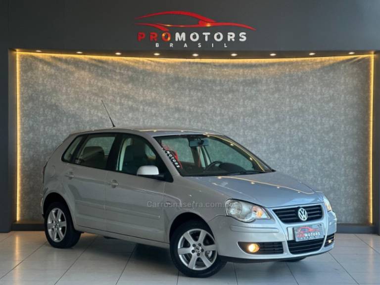 VOLKSWAGEN - POLO - 2006/2007 - Prata - R$ 34.900,00