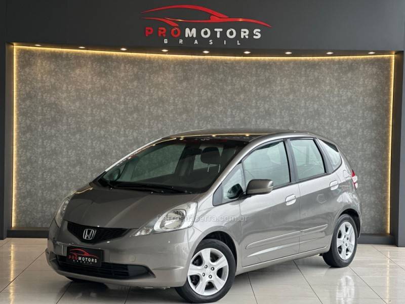 HONDA - FIT - 2010/2011 - Cinza - R$ 48.900,00