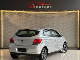 CHEVROLET - ONIX - 2014/2015 - Prata - R$ 50.900,00