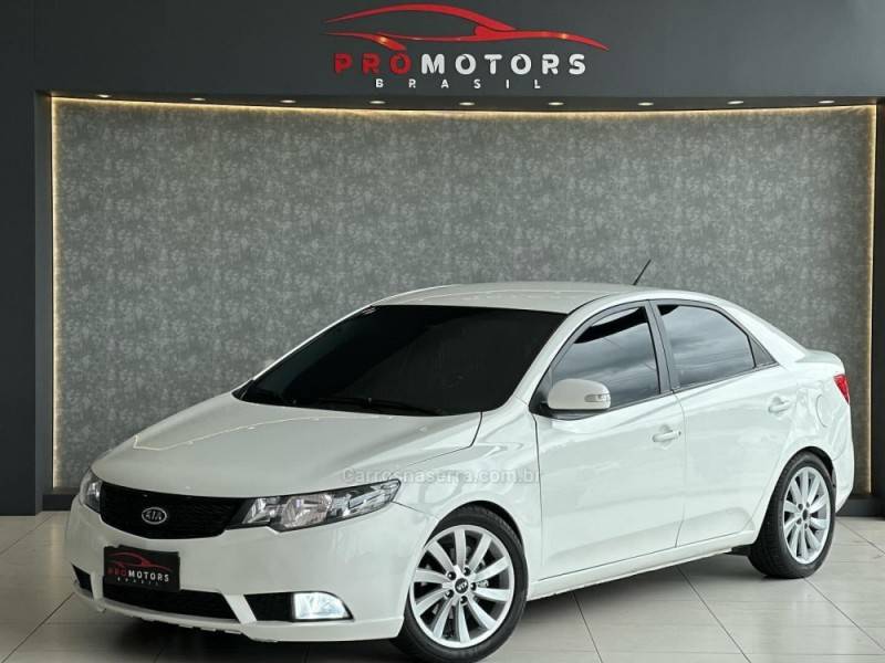 KIA MOTORS - CERATO - 2011/2011 - Branca - R$ 46.900,00