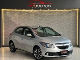 CHEVROLET - ONIX - 2014/2015 - Prata - R$ 50.900,00