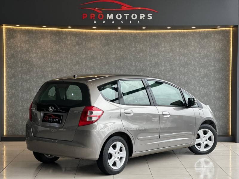 HONDA - FIT - 2010/2011 - Cinza - R$ 48.900,00